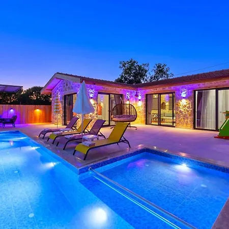 Villa Saribelen Village 2 Bedroom *